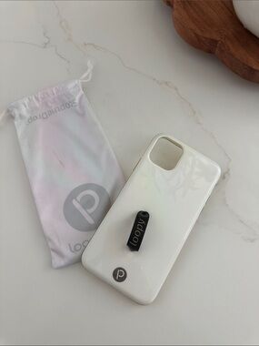 Loopy Case White Phone Case with Black Loopy Ring